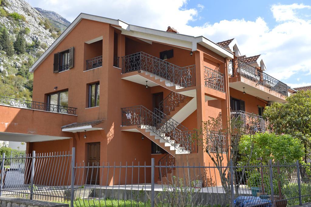 Apartment Damjan Kotor Eksteriør bilde